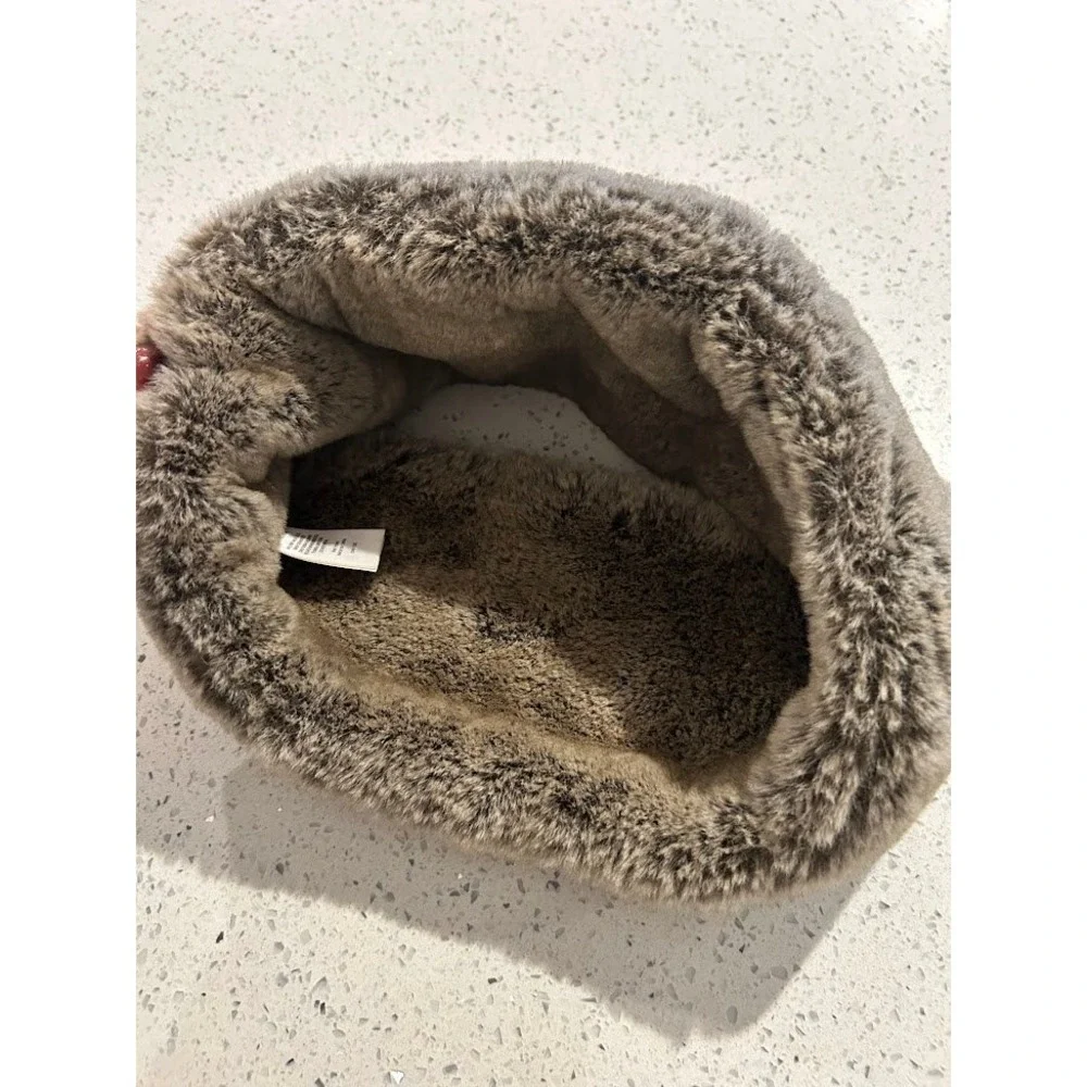 MAX STUDIO Plush Faux‎ Fur Infinity Scarf Loop Cozy Winter Warm Accessory Beige